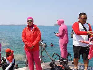 Gelar Aksi Bersih-bersih Sampah, Bhayangkari: Ayo Jaga Laut Indonesia