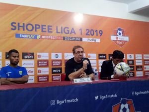 PSM Mengontrol Pertandingan, Persib Lambat Merespons