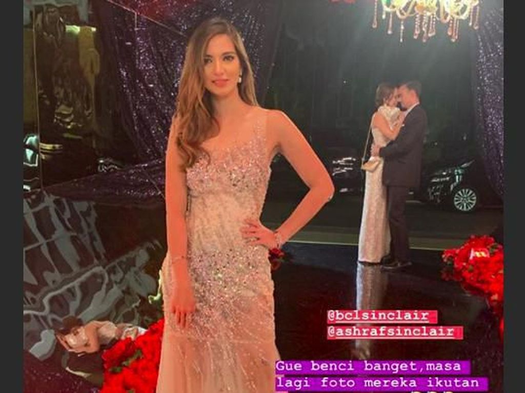 Nia Ramadhani Gagal Pose Cantik di Nikahan Anak Raam Punjabi karena BCL Nia Ramadhani Gagal Pose Cantik di Nikahan Anak Raam Punjabi karena BCL