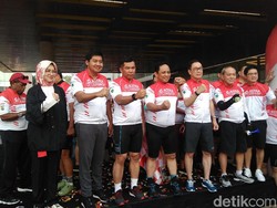 Rayakan HUT RI, Kapolda dan Pangdam Jaya Buka Sepeda Santai di Tangsel