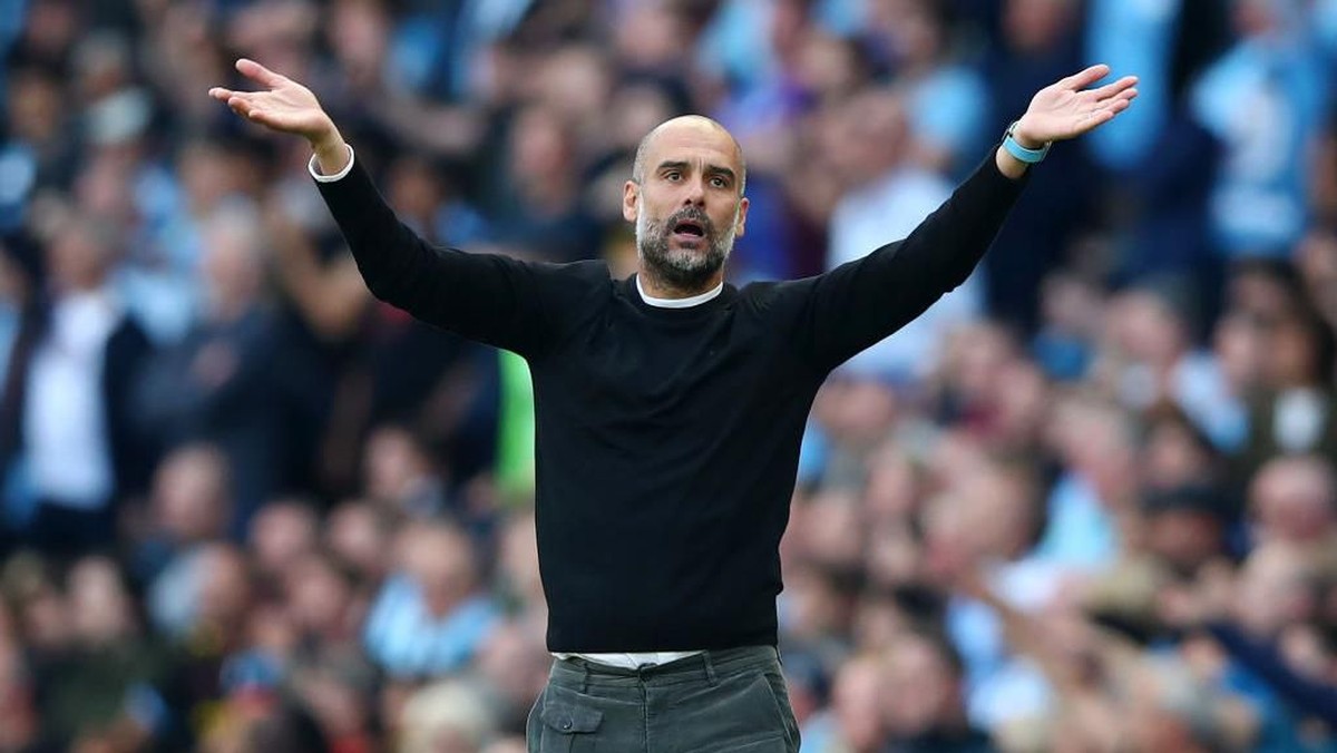 Pep Guardiol merasa penerapan VAR harus diperbaiki (Foto: Clive Brunskill/Getty Images)