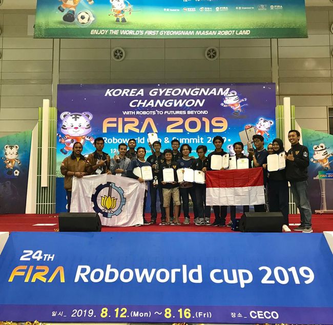 Tim Robotika ITS Sabet 14 Penghargaan Kompetisi Robot di Korea Selatan Tim Robotika ITS Sabet 14 Penghargaan Kompetisi Robot di Korea Selatan