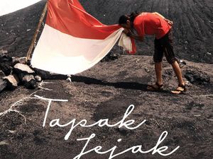 Fiersa Besari Rilis Buku Tapak Jejak di Momen HUT RI Fiersa Besari Rilis Buku Tapak Jejak di Momen HUT RI