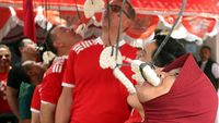 Lomba Makan Kerupuk Ini Pecahkan Rekor MURI