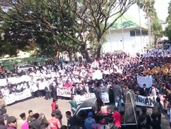 Lucu, Viral Mahasiswa Nyanyi Indonesia Raya Keliru Indonesia Pusaka