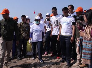 Pertamina Dukung Gerakan Bersih-bersih Pantai Menteri Susi