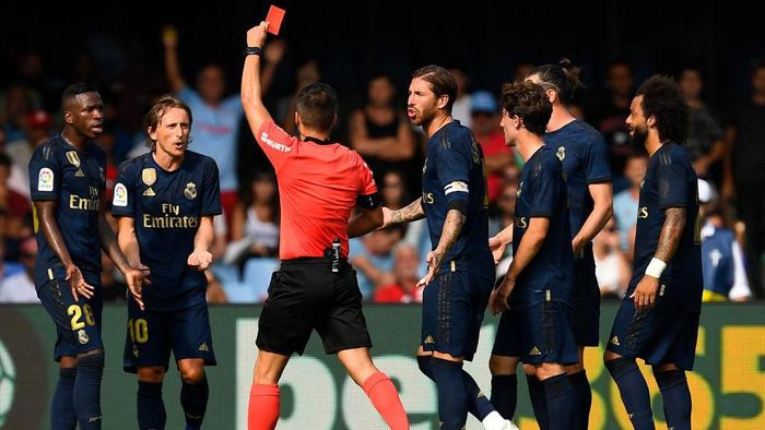Luka Modric dapat hukuman larangan bertanding satu laga (Foto: Octavio Passos/Getty Images) Luka Modric dapat hukuman larangan bertanding satu laga (Foto: Octavio Passos/Getty Images)