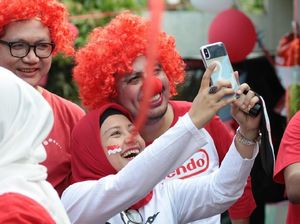 Meriah! Lomba Istri Make Up Suami Malah Jadinya Badut Cantik