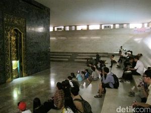Dengar Sendiri Suara Sukarno Baca Naskah Proklamasi, Merinding! Dengar Sendiri Suara Sukarno Baca Naskah Proklamasi, Merinding!