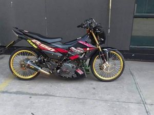 Wadidaw! Suzuki Satria Ini Pakai Mesin 390 cc dan Ban Cacing Wadidaw! Suzuki Satria Ini Pakai Mesin 390 cc dan Ban Cacing