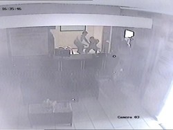 Detik-detik Penyerangan Polsek Wonokromo