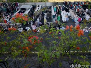 Suara Pedagang Kecil: Di Jalan Mati Kena Corona, di Rumah Mati Lapar Suara Pedagang Kecil: Di Jalan Mati Kena Corona, di Rumah Mati Lapar