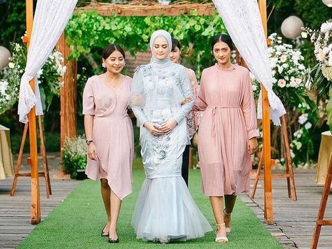 Anggunnya Busana Cut Meyriska dari Lamaran Hingga Pernikahan
