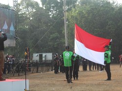 HUT RI, Abang Gojek Rajut Merah Putih dari Sabang hingga Merauke