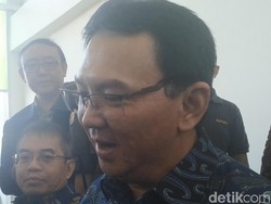 Ini Penjelasan Ahok Soal Orang yang Tidak Paham Lambang Salib