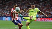 Atletico mempertahankan keunggulan 1-0 hingga wasit meniup peluit tanda laga selesai. REUTERS/Sergio Perez.