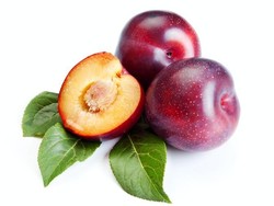 Seputar Buah Plum, Si Asam Manis yang Cocok untuk Diet