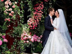 Bos Snapchat & Miranda Kerr Beri Beasiswa dan Lunasi Utang Mahasiswa di Kampus Ini