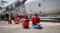 Selamat! Ribuan Jemaah Haji Kloter Pertama Kembali ke Indonesia