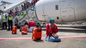 Selamat! Ribuan Jemaah Haji Kloter Pertama Kembali ke Indonesia