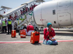 Selamat! Ribuan Jemaah Haji Kloter Pertama Kembali ke Indonesia