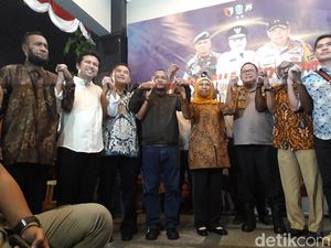 Kapolda Jatim Selidiki Oknum yang Keluarkan Kata Rasis ke Mahasiswa Papua Kapolda Jatim Selidiki Oknum yang Keluarkan Kata Rasis ke Mahasiswa Papua