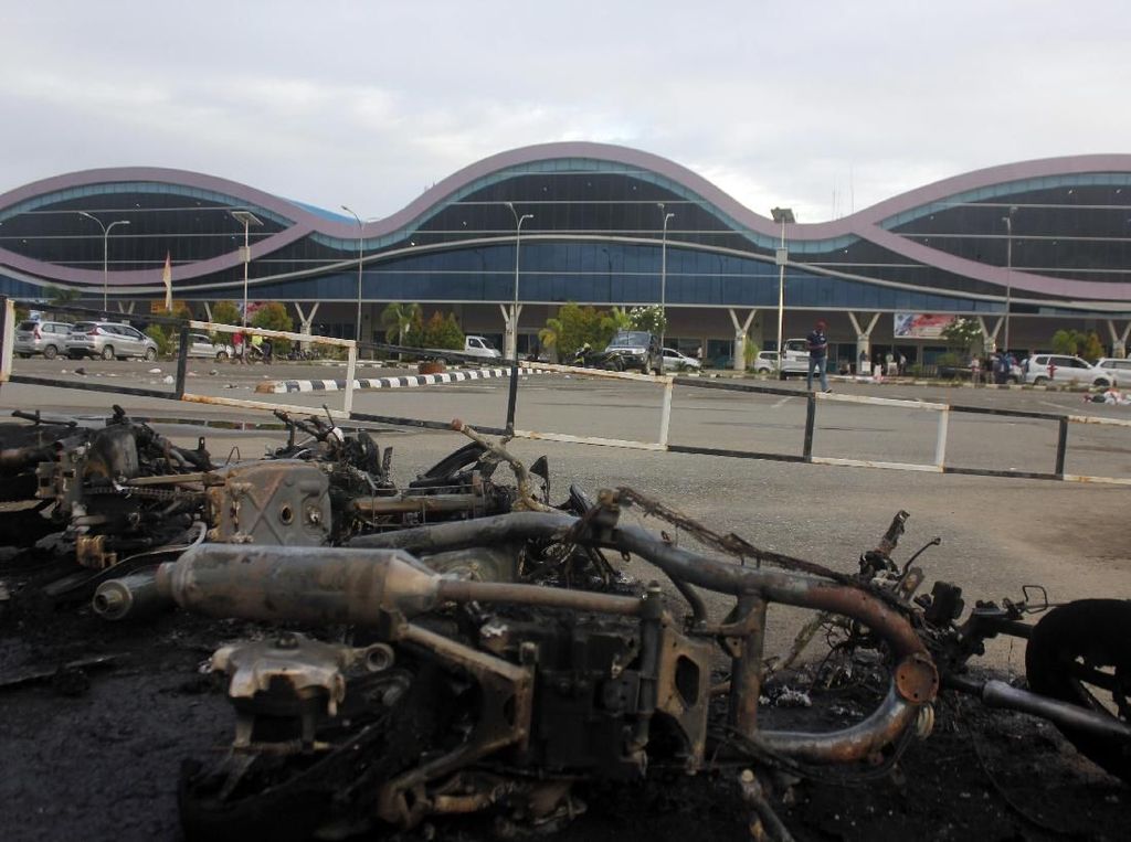 Jayapura dan Manokwari Kondusif, Aparat Ajak Massa di Sorong Negosiasi Jayapura dan Manokwari Kondusif, Aparat Ajak Massa di Sorong Negosiasi