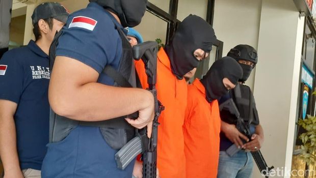 Komplotan Pencuri Modus Ngaku Anggota Polisi Republik Indonesia Ditangkap di Jaksel