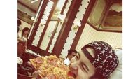 Seru! Ini Gaya Bryan Domani Makan Pizza Sampai Ayam Pop