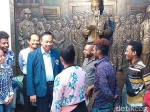 Mahasiswa Papua di Surabaya Sesalkan Penyerangan Asrama dan Kata-kata Rasis Mahasiswa Papua di Surabaya Sesalkan Penyerangan Asrama dan Kata-kata Rasis