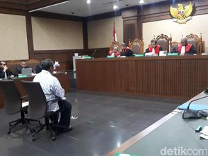 Jaksa KPK Tanya soal Sadapan ke Ahli, Pengacara Sofyan Basir Protes Jaksa KPK Tanya soal Sadapan ke Ahli, Pengacara Sofyan Basir Protes