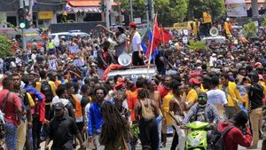 Massa di Jayapura Gelar Aksi Long March
