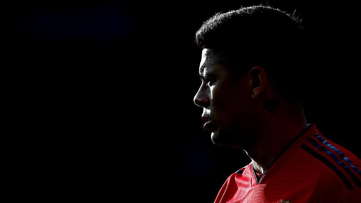 Man United akan lunasi kontrak Marcos Rojo agar dia pergi? (Foto: Clive Brunskill / Getty Images)