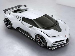 Cara Ronaldo Rayakan Scudetto: Beli Bugatti Centodieci Hitam Putih Rp 137 M Cara Ronaldo Rayakan Scudetto: Beli Bugatti Centodieci Hitam Putih Rp 137 M