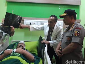Dijenguk Kapolri, Curhat Polisi Korban Serangan Polsek Wonokromo Bikin Haru