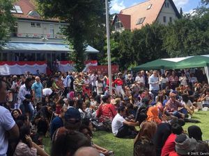 Ramai-ramai Merayakan Hari Kemerdekaan RI di Berlin Ramai-ramai Merayakan Hari Kemerdekaan RI di Berlin