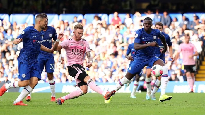 Chelsea belum juga meraih kemenangan di awal musim ini. Malam tadi The Blues diimbangi Leicester City 1-1.