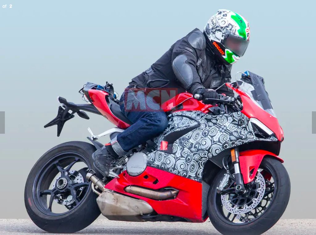 Ducati Panigale Teranyar Mulai Diuji di jalanan Ducati Panigale Teranyar Mulai Diuji di jalanan