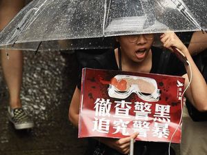 Lebih dari 100 Ribu Warga Hong Kong Berdemo di Tengah Peringatan Keras China