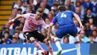 Masuk di babak kedua, Leicester gantian menguasai pertandingan. Chelsea justru kehilangan kontrol permainan dan membiarkan Leicester menciptakan peluang demi peluang. REUTERS/Eddie Keogh.