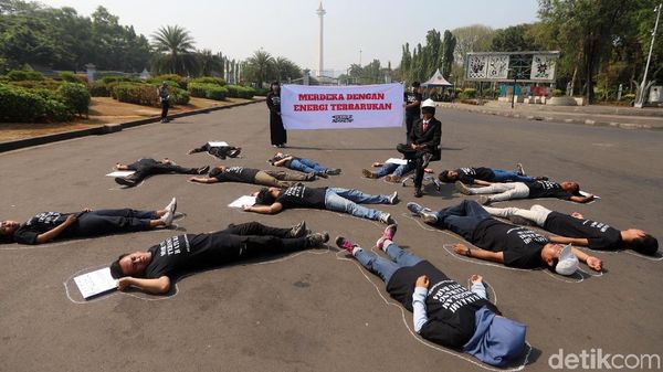 Cara Aktivis Galakkan Aksi Peduli Lingkungan di Monas