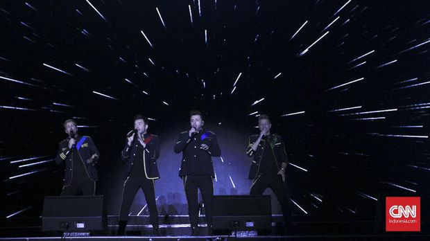 Westlife Pukau 7 Ribu Penonton di Palembang
