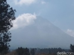 500 Personel Gabungan Dikerahkan ke Lokasi Kebakaran Lereng Merapi