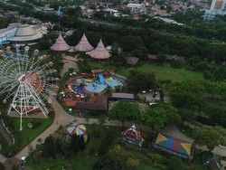 Taman Legenda: Liburan ala Jurassic Park di Jakarta