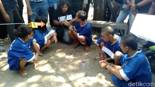 Para Pelaku Pembunuhan ABG di Tegal Jalani Rekonstruksi