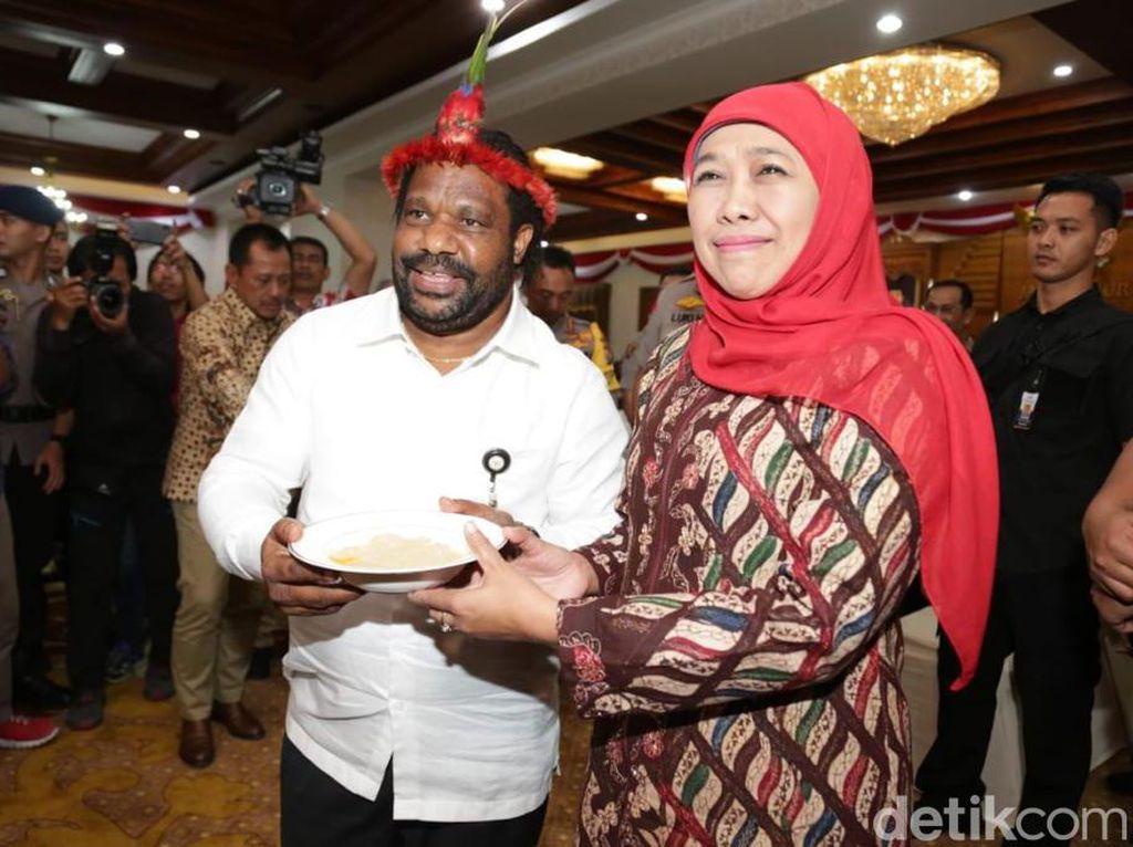 Staf Khusus Presiden Untuk Papua Bertemu Khofifah dan Risma Staf Khusus Presiden Untuk Papua Bertemu Khofifah dan Risma