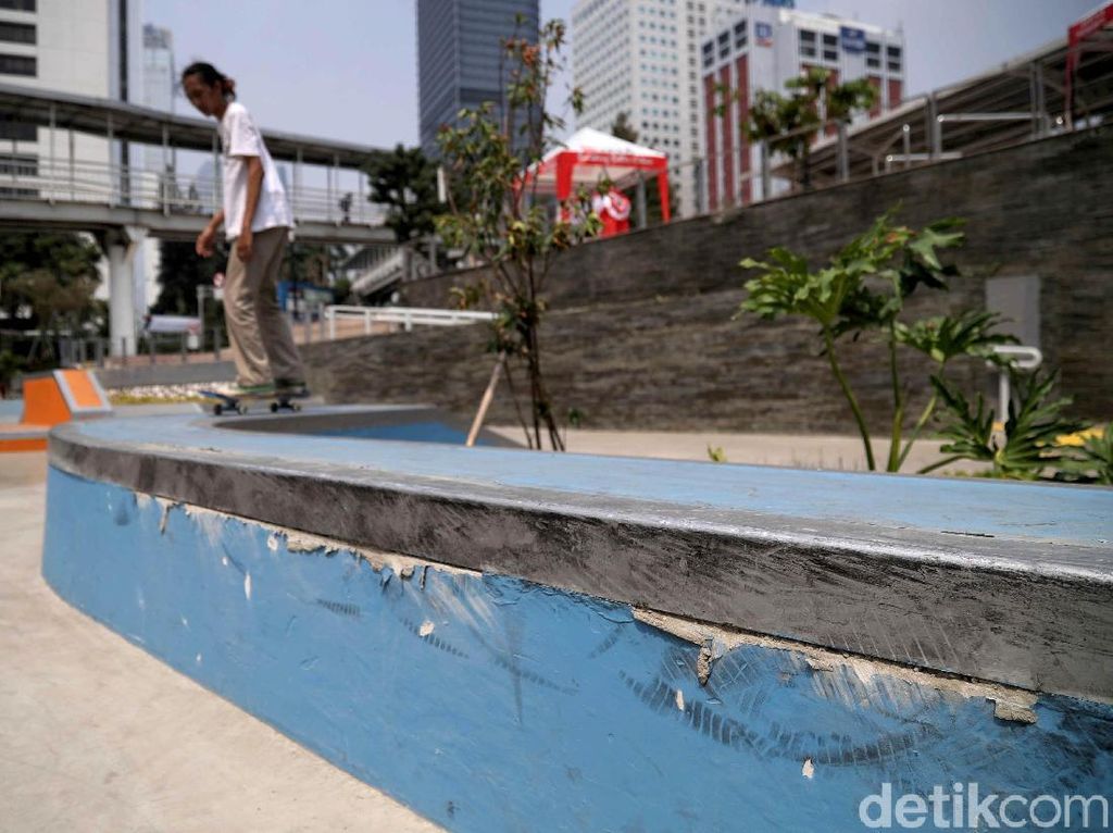 Miris, Belum Lama Diresmikan Skate Park di Dukuh Atas Rusak