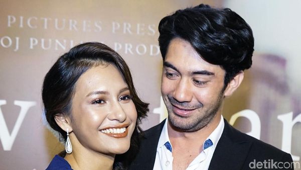 Cerita Reza Rahadian Soal Adegan Cium Raihaanun