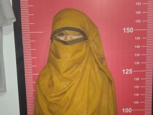 Tampil ala Ninja, Bocah SMP di Sukabumi Satroni Rumah Tetangga