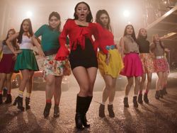 Netizen Ramaikan Video Dada atau Paha Mutia Ayu